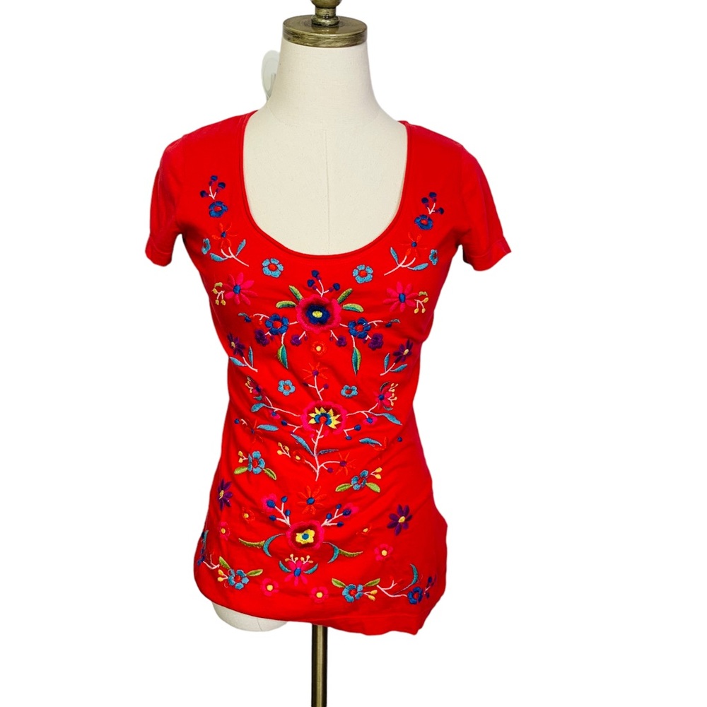 Johnny Was Red Embroidered Scoop Fitted Tee XS 3625